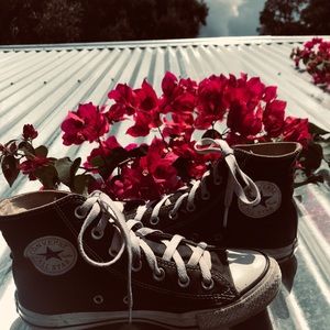 black high top converse!